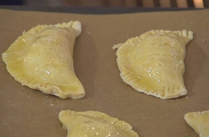 Пирожки с красной рыбой и рисом 