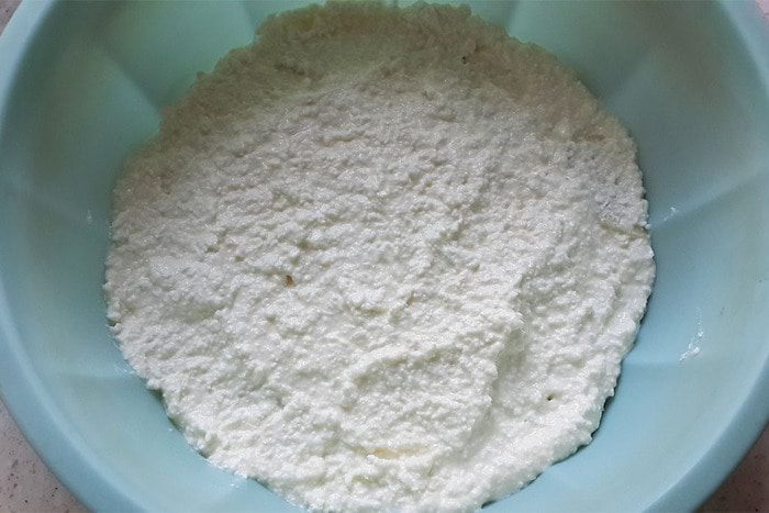 Творожная запеканка с яблочной прослойкой и черносливом