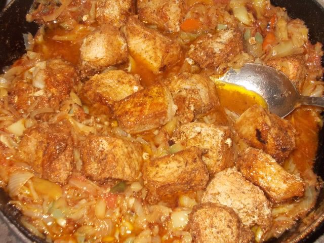 Свинина, тушенная с овощами