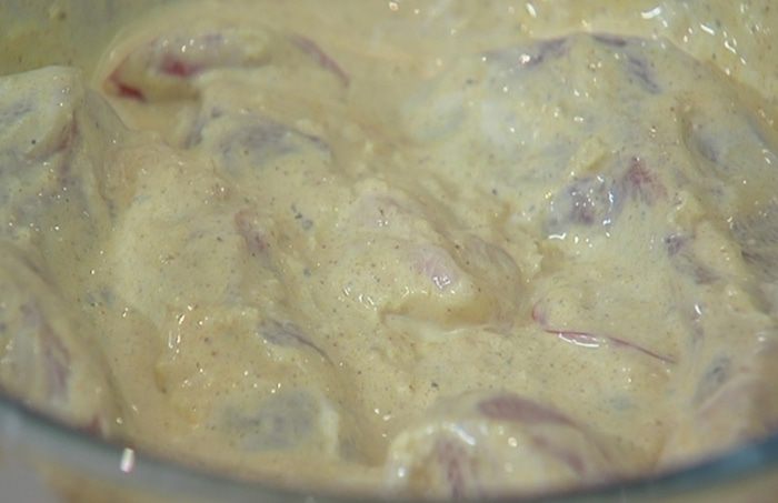 Куриные грудки в пряном сметанном маринаде