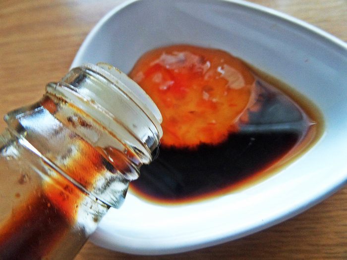 Рисовая лапша с овощами и крабом