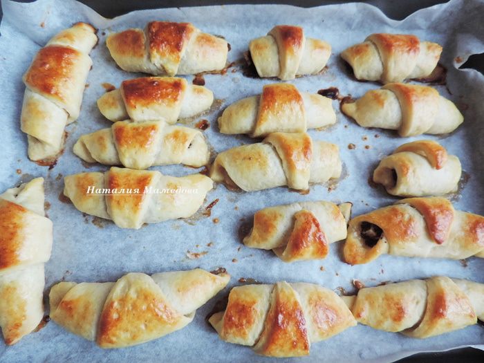 Рогалики с маком и яблоками