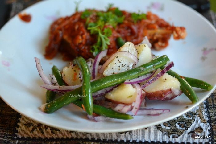 Зеленая фасоль с картофелем