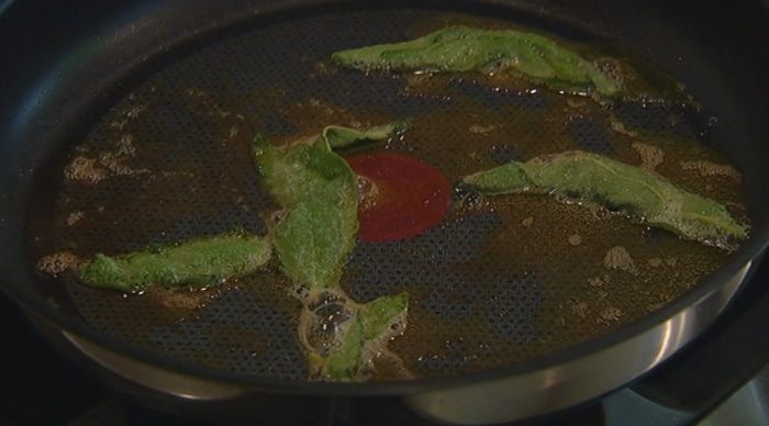 Фриттата с козьим сыром и шалфеем 