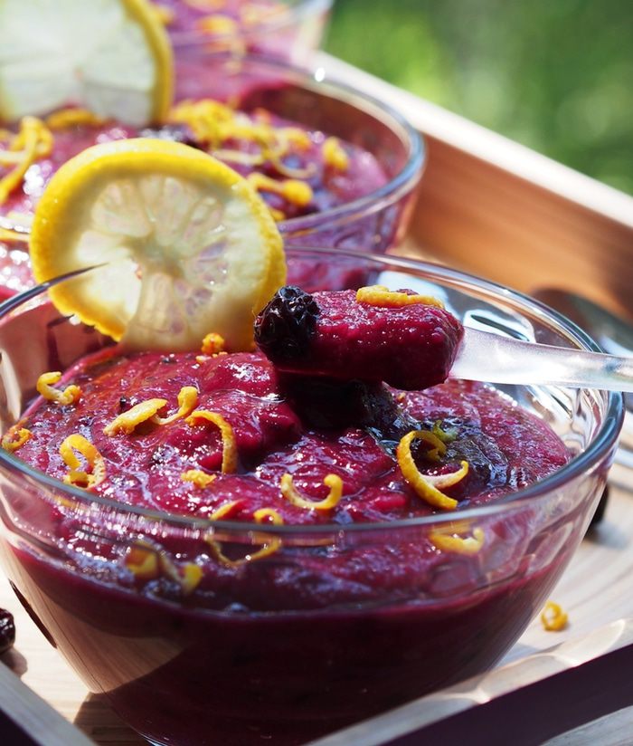 Мусс из кус-куса с ягодами и фруктами