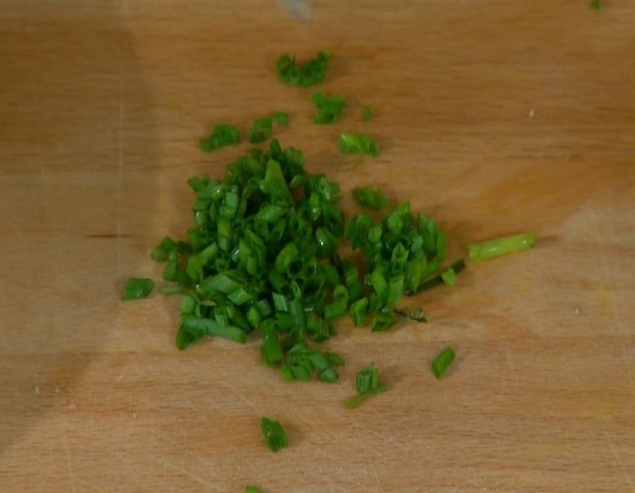 Картофель, начиненный творогом и копченой рыбой 