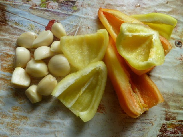 Простой салат из баклажанов