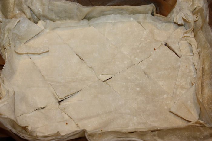 Яблочная пахлава с лавандовым сиропом