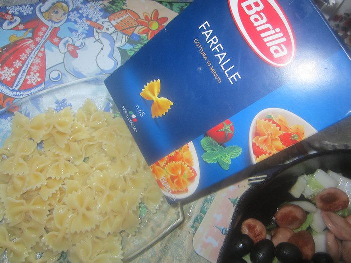 Салат из пасты с легким йогурто-творожным соусом