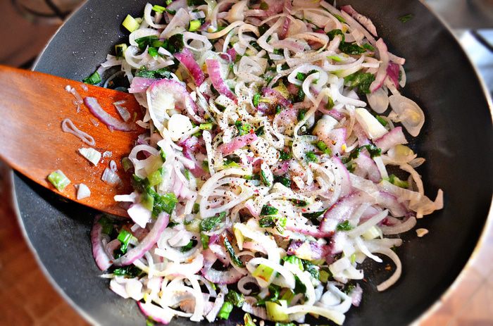 Салат из картофеля и черемши