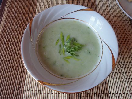 Сырные сконы с супом из брокколи