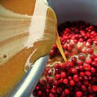 Бисквитные блины с брусникой