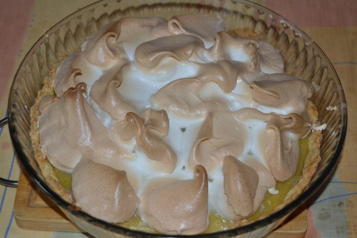 Лимонный пирог с меренгами