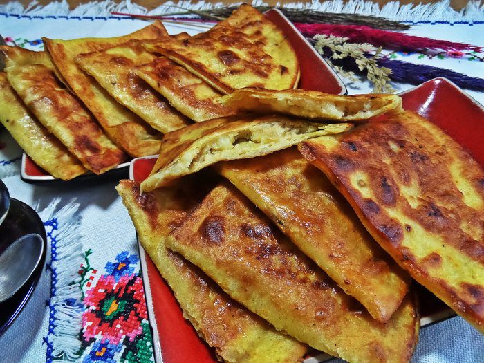 Пироги из тортильи с картошкой и беконом