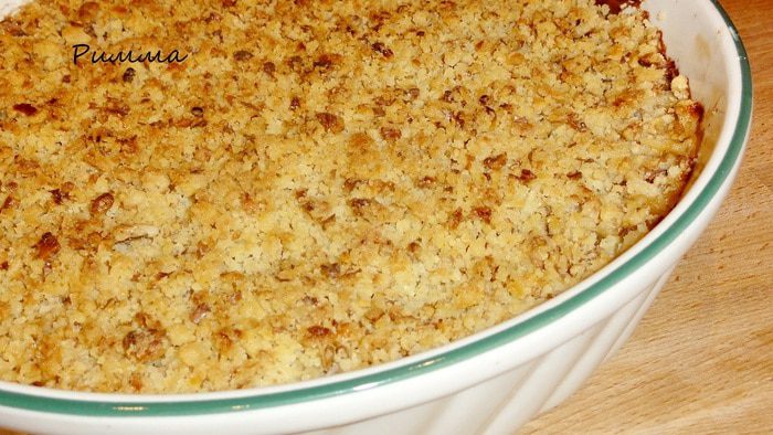 Крамбль с семгой и брокколи.