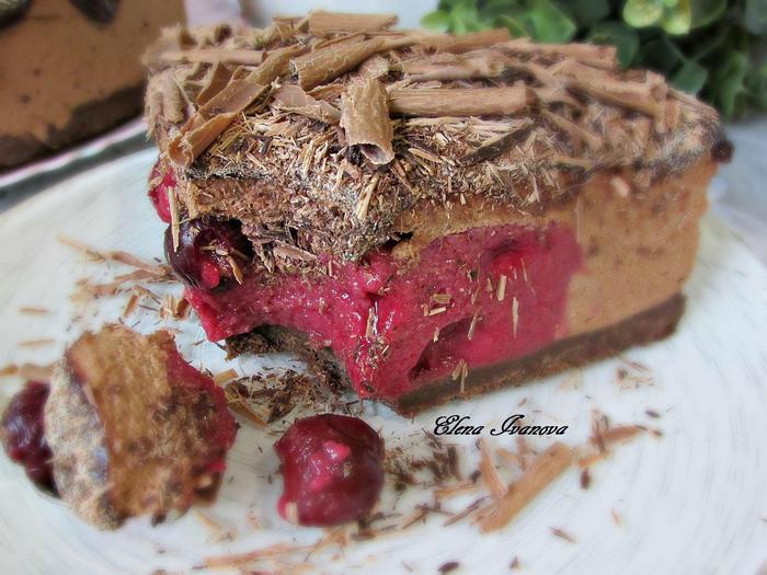 Шоколадно-вишнёвый торт-мусс