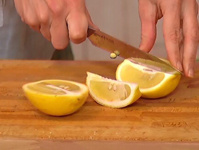 Дорада, запеченная с овощами и розмарином 