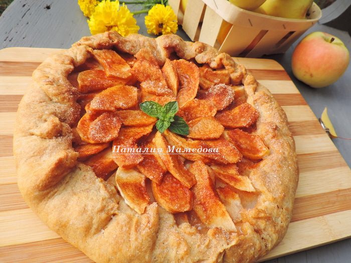 Постная пряная галета с яблоками