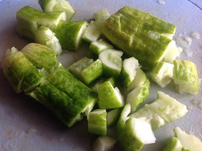 Салат из битых огурцов