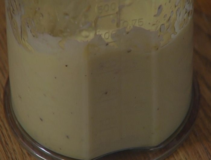 Острый салат из фасоли с креветками