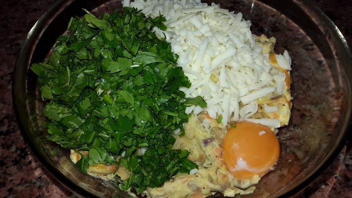 Запеканка из чечевицы с кабачком и сыром.