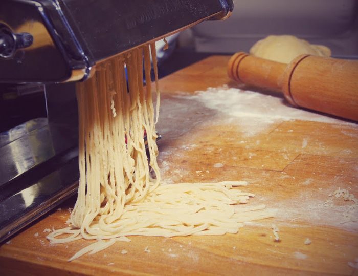 Куриный суп с домашней лапшой и сладким перцем