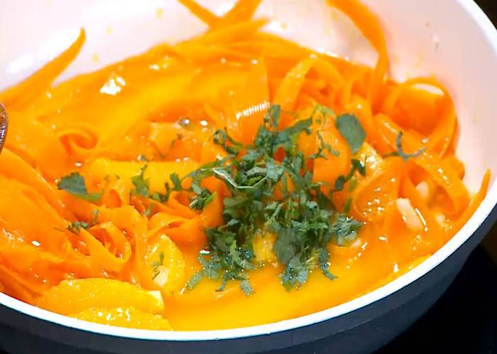 Марокканский салат из кускуса, апельсина и моркови 