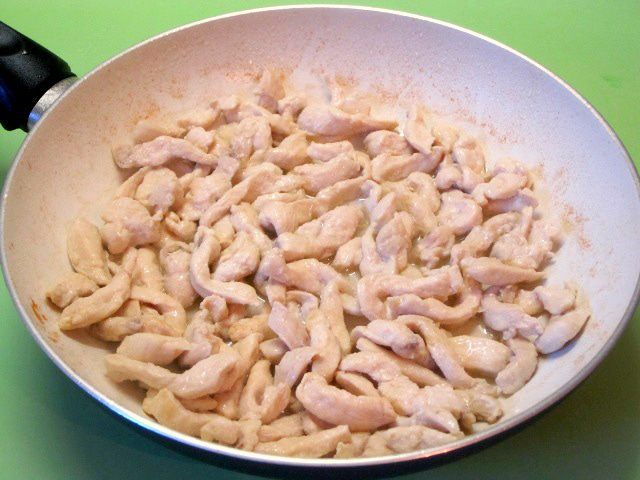 Соба с курицей и цуккини