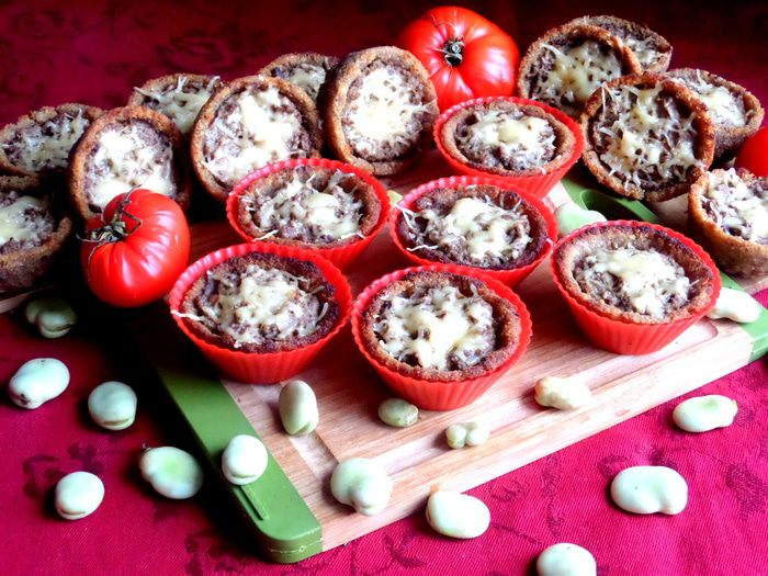 Хлебные корзиночки с паштетом из печени и сыра