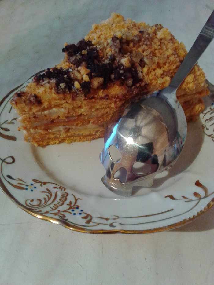 Томатный торт «Медовик»