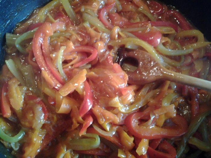 Овощи с фунчозой в азиатском стиле