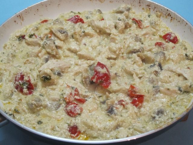 Фрикасе из курицы с грибами