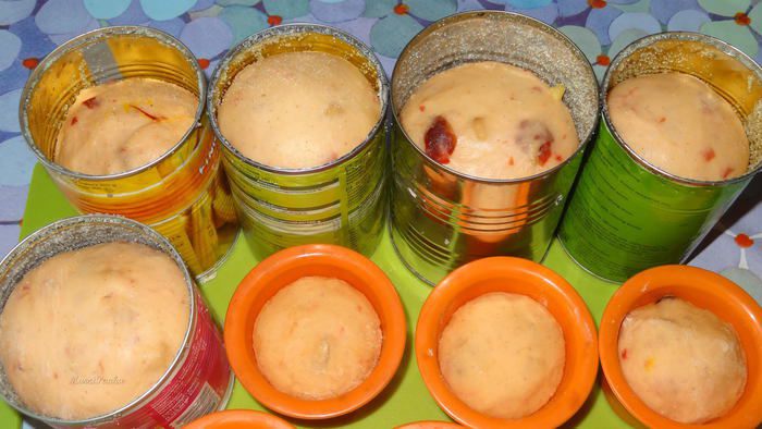 Кулич с вяленой вишней и кедровыми орешками