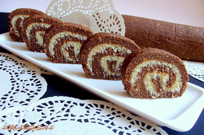 Шоколадно-кокосовый рулет без выпечки