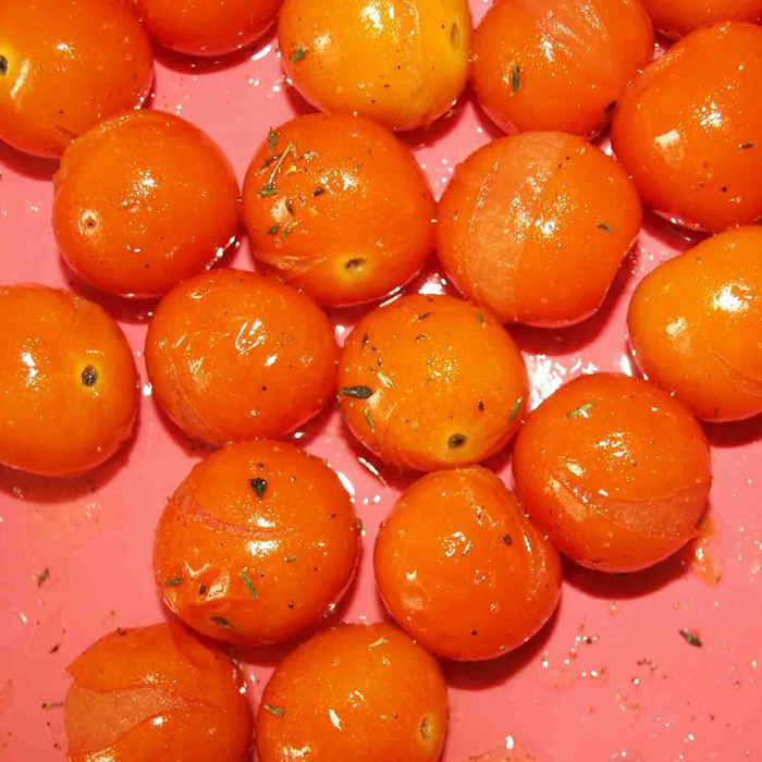 Теплый салат из пипе ригате с курицей и шпинатом