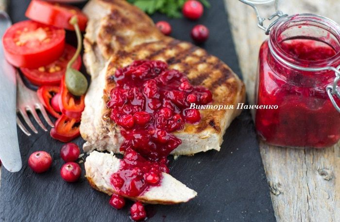 Брусничный соус с можжевельником (к мясу)
