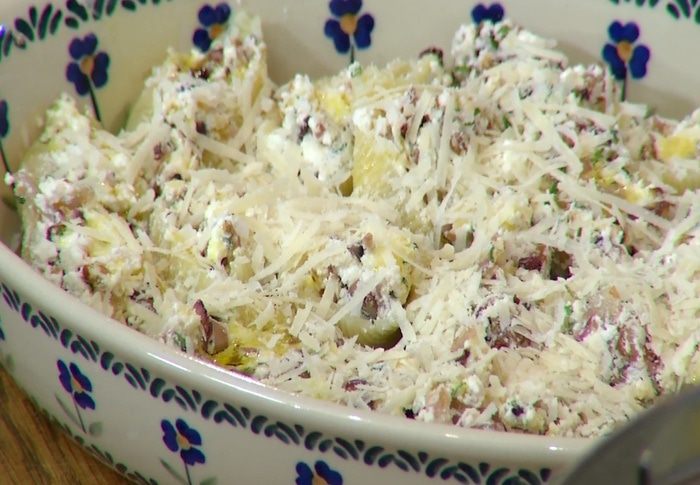 Конкильони с творогом и радиккио