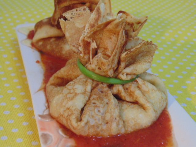 Блинчики с баклажановой начинкой в томатном соусе