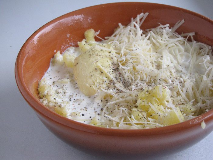 Картофельные лодочки с беконом и сыром