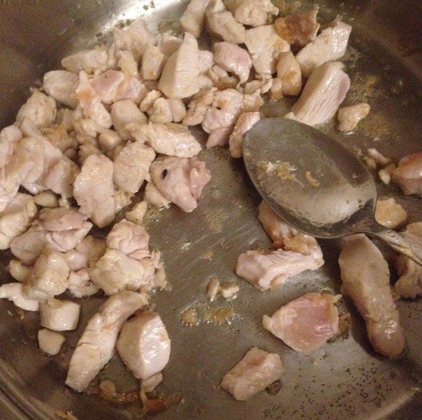 Кусочки курицы в индийской лепешке с манго и лаймовой заправкой