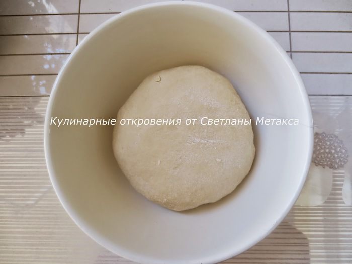Пирожки с начинкой из картофельного пюре, лука и бекона