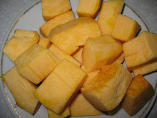 Кремовый суп из тыквы на курином бульоне