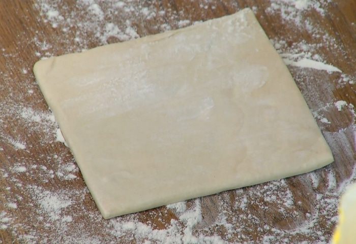 Слоеный пирог с грибами