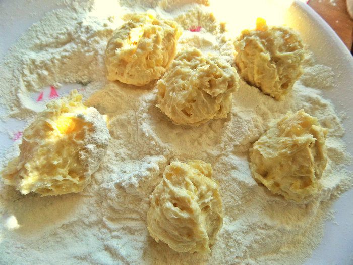 Картофельные пышечки с маком