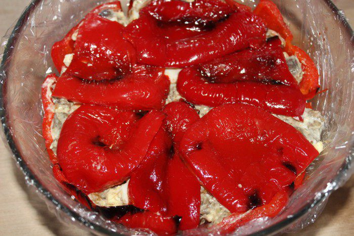 Террин из сладких перцев с печеночным салатом