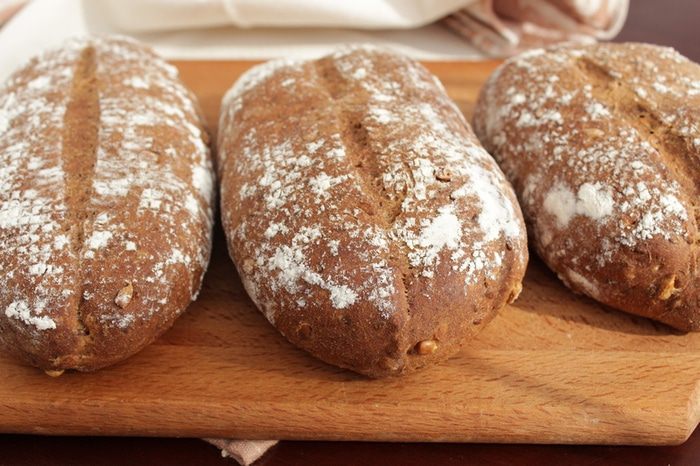 Хлебцы с цельнозерновой мукой и солодом