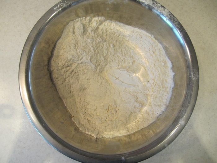 Булочки с корицей, шоколадом и миндалем