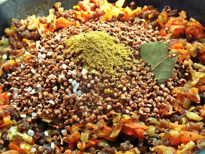 Гречка с мясом и корнеплодами