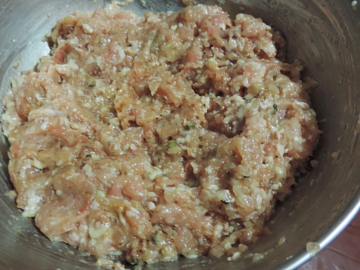 Куриный хлебец с орехами и черносливом