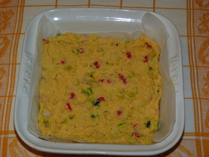 Запеченная полента с овощами